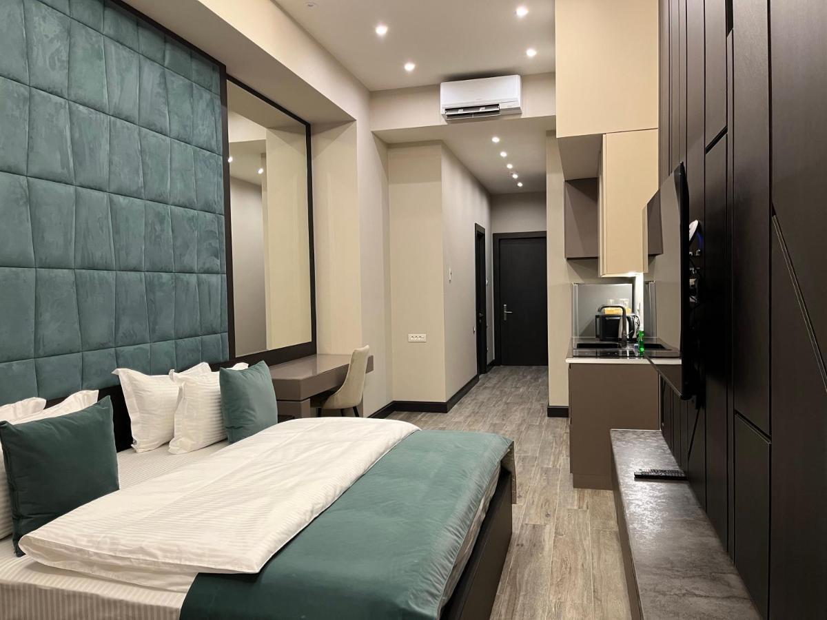 Soho Hotel City Centre Yerevan Bagian luar foto