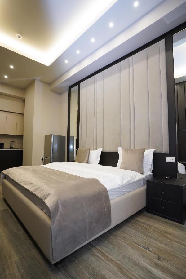 Soho Hotel City Centre Yerevan Bagian luar foto