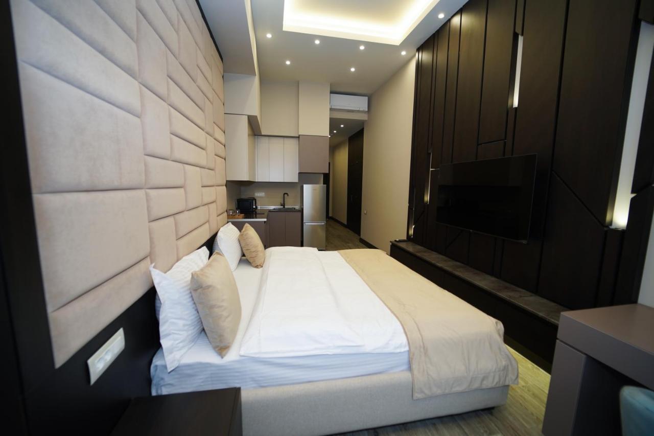 Soho Hotel City Centre Yerevan Bagian luar foto