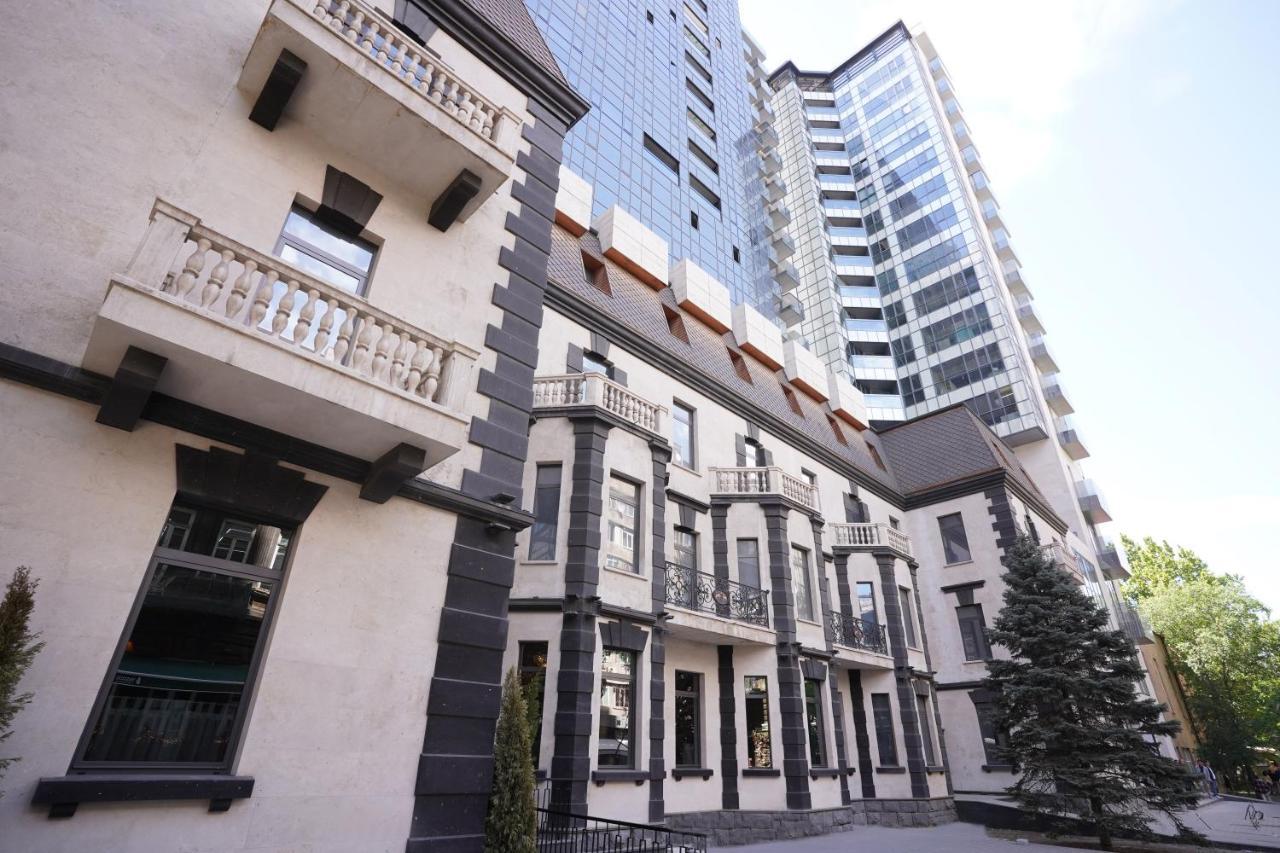 Soho Hotel City Centre Yerevan Bagian luar foto