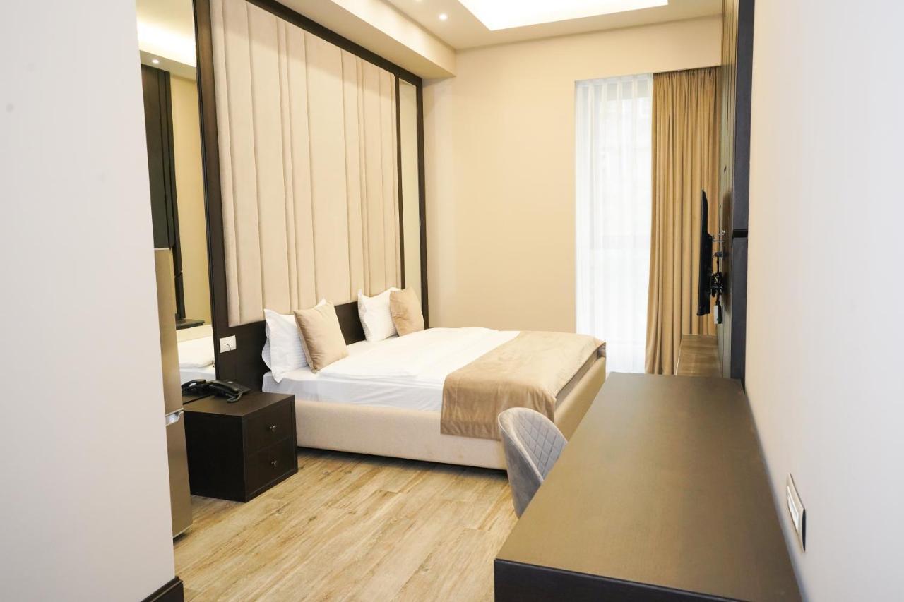 Soho Hotel City Centre Yerevan Bagian luar foto