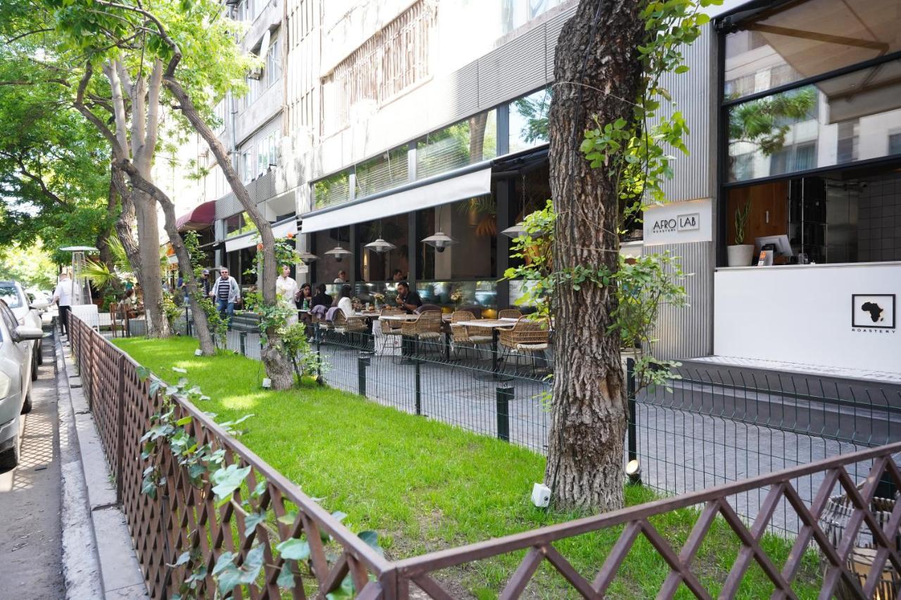 Soho Hotel City Centre Yerevan Bagian luar foto