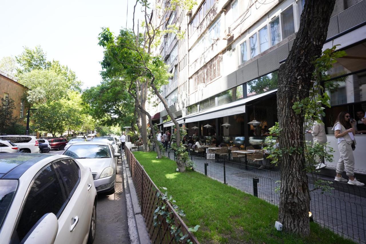 Soho Hotel City Centre Yerevan Bagian luar foto