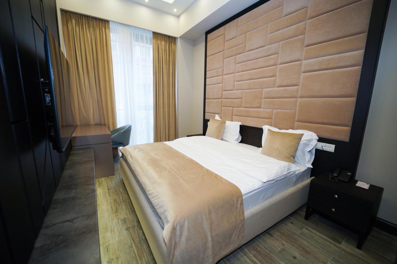 Soho Hotel City Centre Yerevan Bagian luar foto