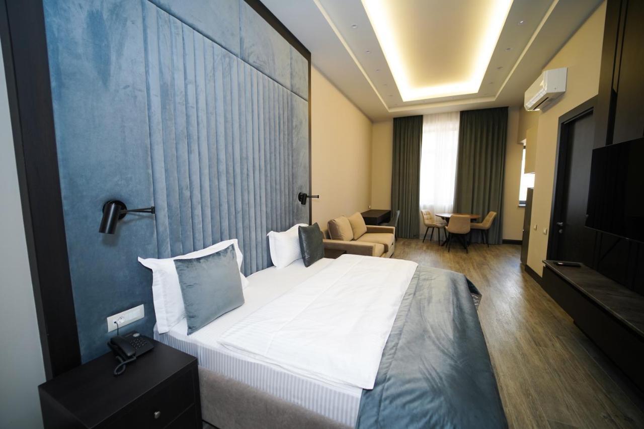 Soho Hotel City Centre Yerevan Bagian luar foto