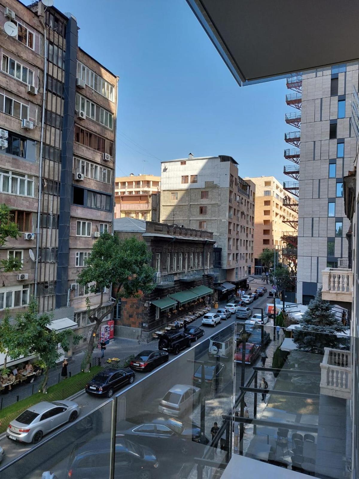 Soho Hotel City Centre Yerevan Bagian luar foto