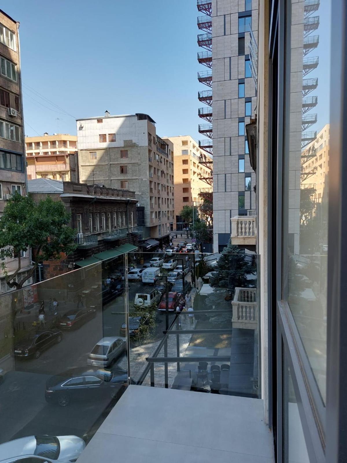Soho Hotel City Centre Yerevan Bagian luar foto